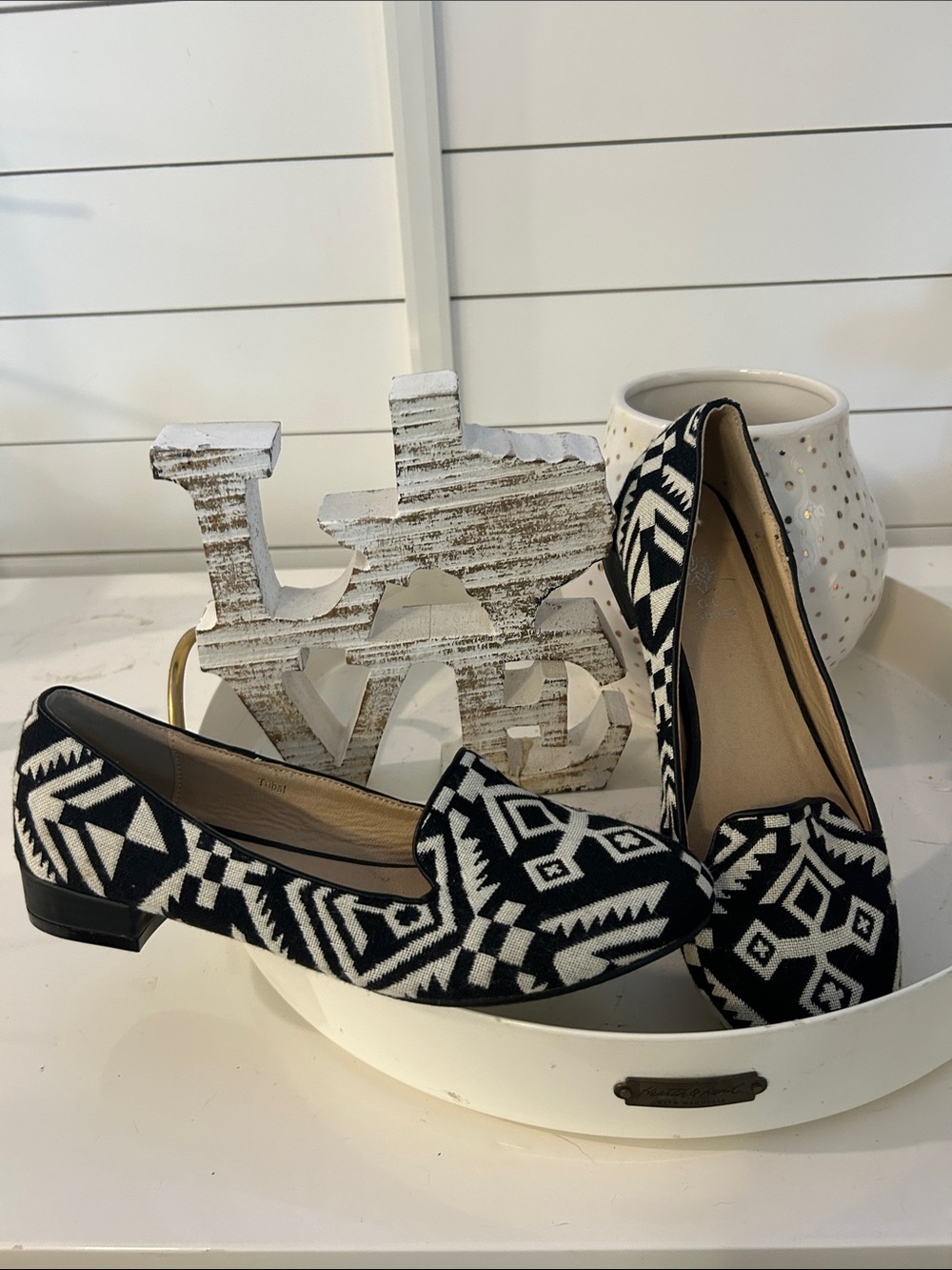 Boutique Black & White Geometric Ballet Flats - Women Shoes. Size 7